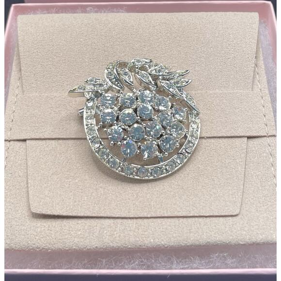 Vintage Coro Rhinestone Signed Brooch Pin 1.5” with Rhinestone Leaves. Elegant! - Picture 1 of 5